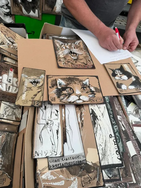 🇩🇪 Düsseldorf Flea Market Guide – Hidden Treasures Await! 🛍️