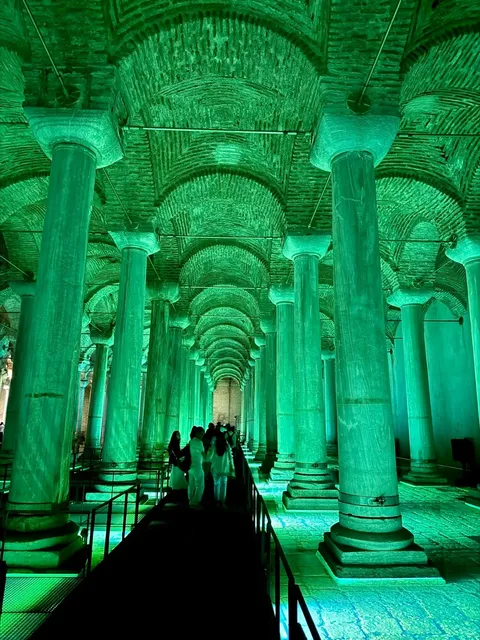 🇹🇷 Istanbul | Sun-Drenched Cafés with 007 Vibes ☕️✨