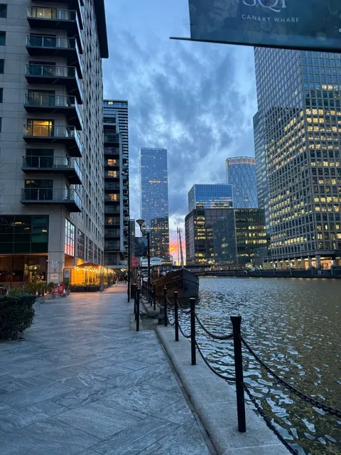 London | The Beauty in the Quiet–A Love Letter to the Empty Stree...💙