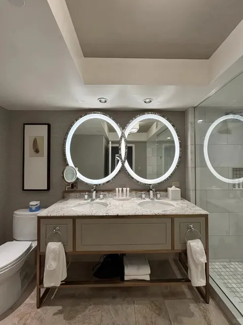 You Must Stay at the Bellagio in Vegas! 🏨✨