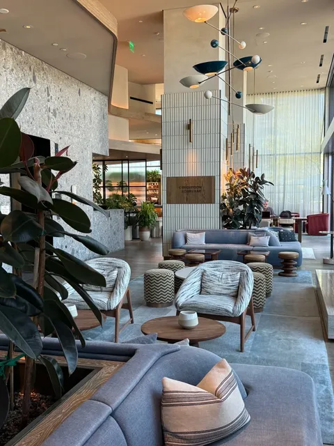 🇺🇸 Conrad LA: Stunning Public Areas! 🌆✨