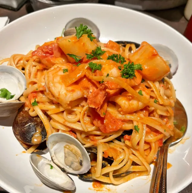 Ottawa's Hidden Seafood Gem 😘 You CAN'T Miss This!