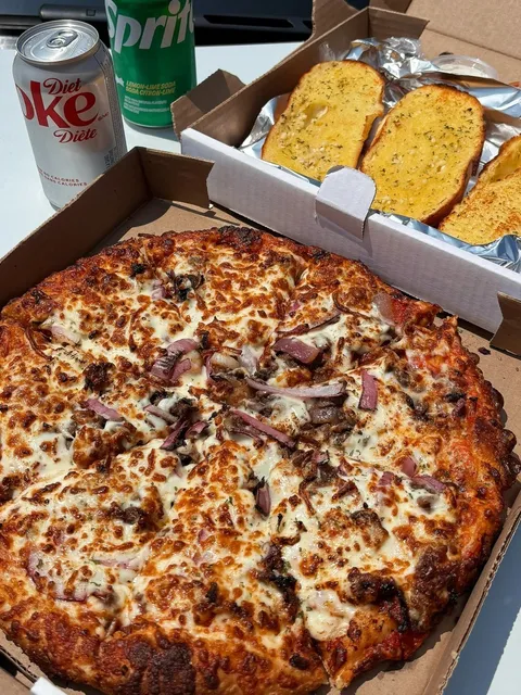 🇨🇦 Toronto's Most Insanely Good Filet Mignon Pizza Just Dropped! 🍕