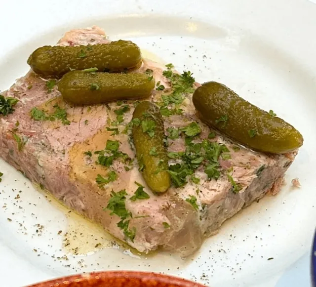 A traditional Lyon Bouchon that opened in 1937 🇫🇷