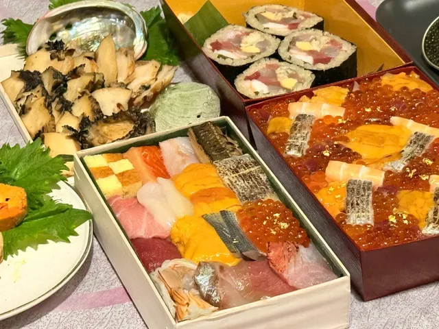 🍱 This Bento Box is as Beautiful as it is Delicious - Sushi Inaba 🍣
