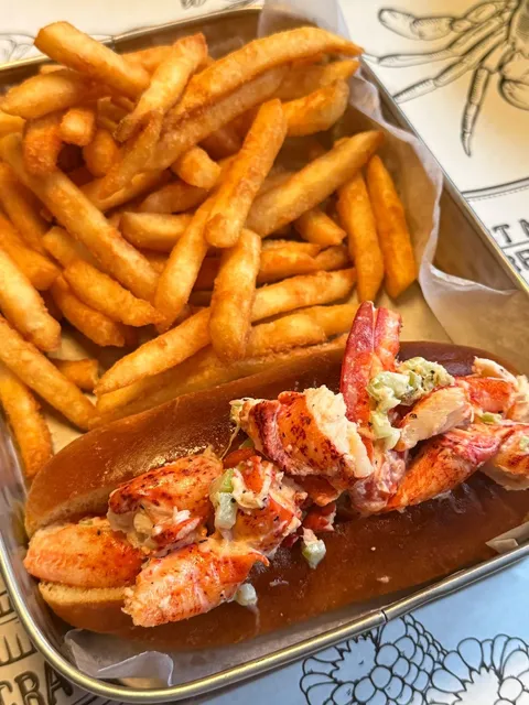 Cajun-Style Crab Legs & Lobster in LA’s Ktown 🦞