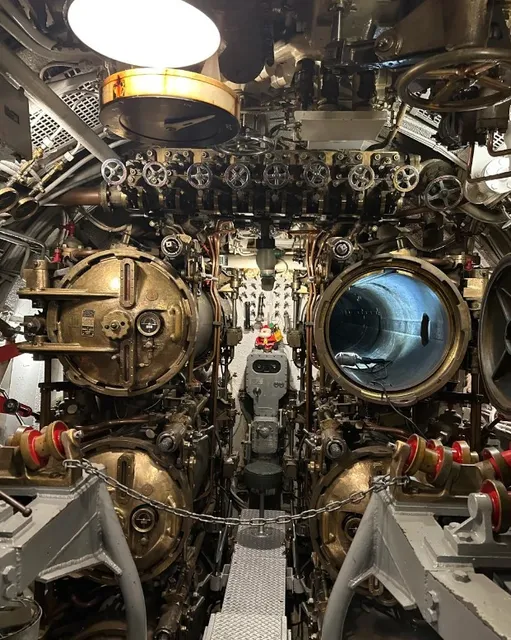 USS Cod Submarine Memorial | A Walk Through WWII History in Cleveland