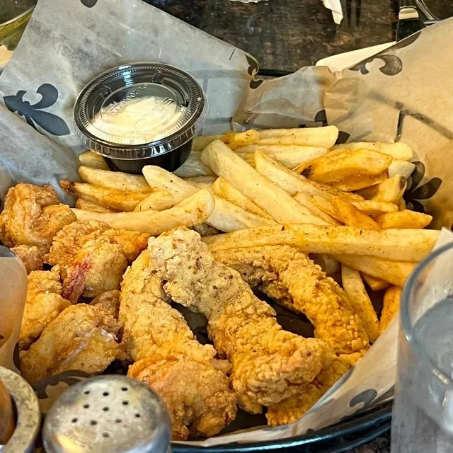 Oak Alley Plantation Restaurant — Major Disappointment 😞