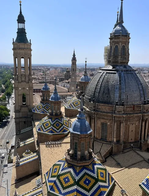 Save this 9€ guide to Zaragoza!