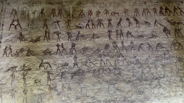 Beni Hasan Tombs 🏺⛰️ - Where Middle Kingdom Governors Rest in Color!