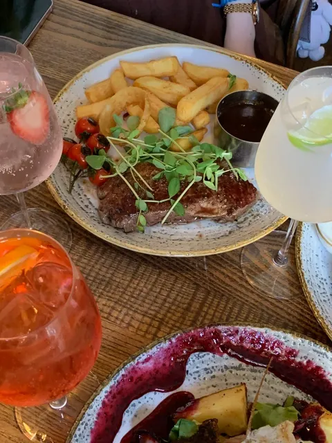 🇬🇧 Cambridge’s Century-Old Gem is THIS Delicious! 🦅🦅