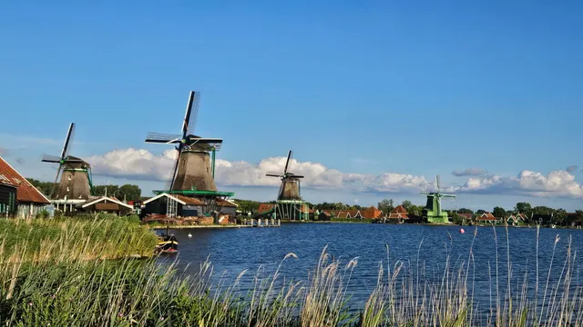 🇳🇱 Netherlands Windmill Village Guide: Transport & Travel Tips
