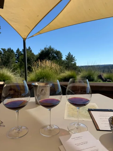 An Alfresco Wine Tasting Under the Blue Sky! 