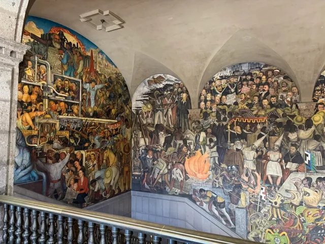 🏛️ FREE but TRICKY: How to Visit Mexico’s National Palace 🗝️