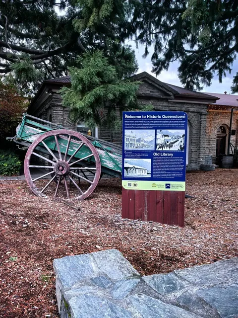 🇳🇿 Queenstown Mini Guide: Compact but Mighty! 🏔️