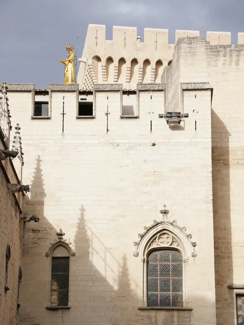 🎭 How to Spend a Dramatic Day in Avignon, France’s Theater Town