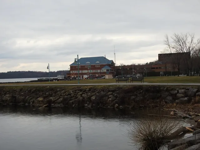 Vermont Teddy Bear Factory Tour in Burlington, VT 🧸