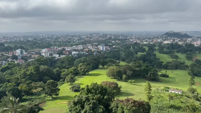 Yaoundé | A Cold Knowledge Feast in the "Lobster Capital"