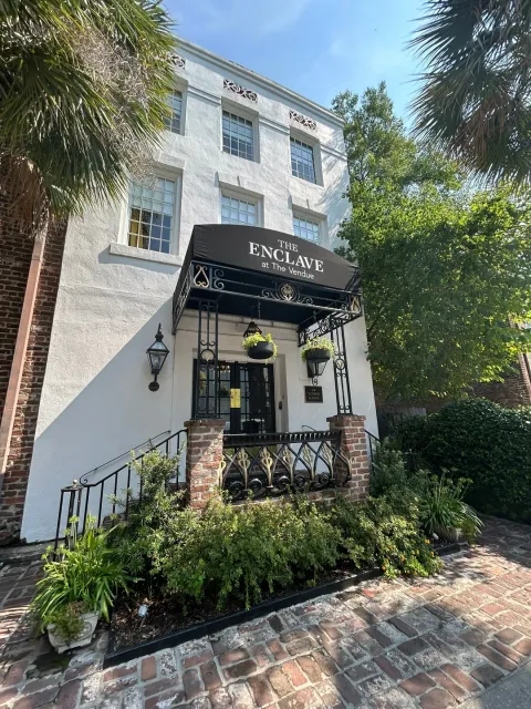 Charleston's Unique Hotel Stay! 🏨✨