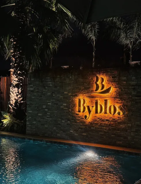 🇨🇮 Abidjan's New Luxury Gem: Hotel Byblos – Glamorous but Flawed