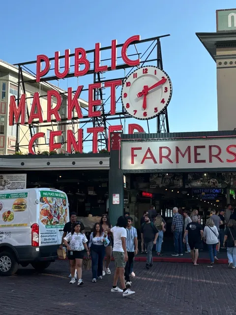 🇺🇸 Why I Love This Emerald City