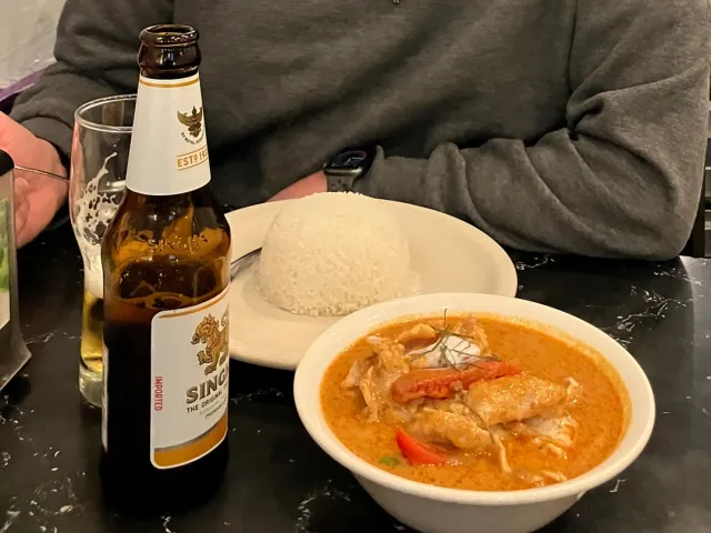 So Glad to Find a Place Open for Dinner at 11:30 PM! ！！🌃🍛