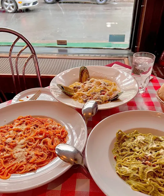 🍝 Downtown Montreal's Best Budget-Friendly Pasta | Siciliana