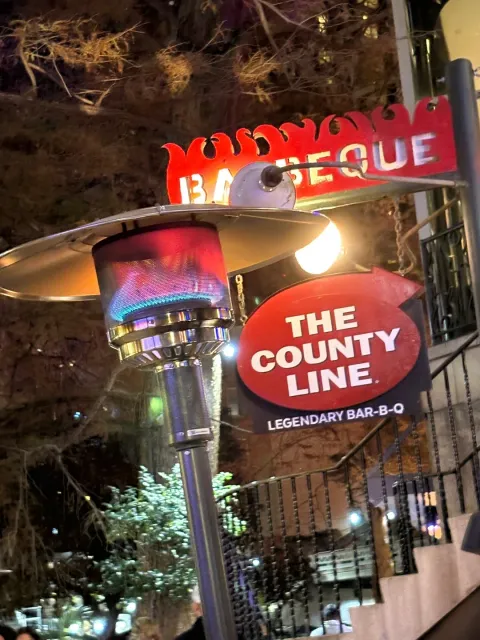 Fast service, delicious food, and attentive staff. 🍽️✨