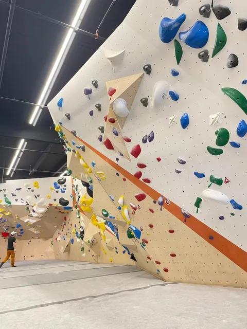 ​​🇨🇦 Richmond's New Climbing Gem - Approach Climbing Gym 🧗‍♀️✨​​