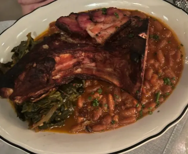 🥩 Meat & Potatoes | A Rustic-Chic Gastropub with Heart & Soul