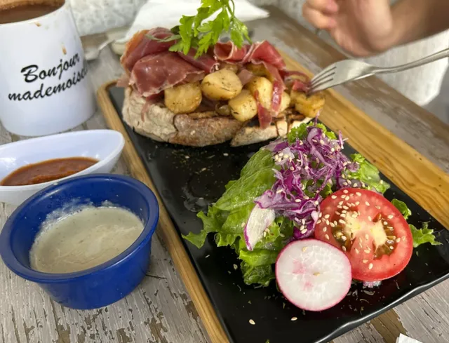 Amélie Cafetería - Guadalajara’s Parisian Escape