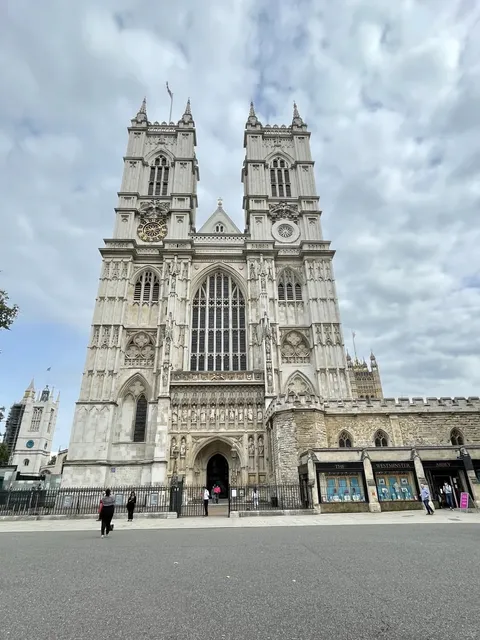 🏰 Westminster Abbey: The Sanctum of Royal Coronations