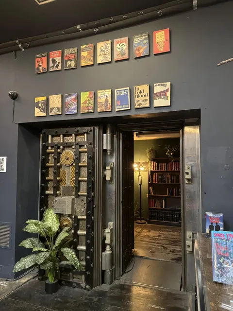 Los Angeles | The Magical Journey of The Last Bookstore