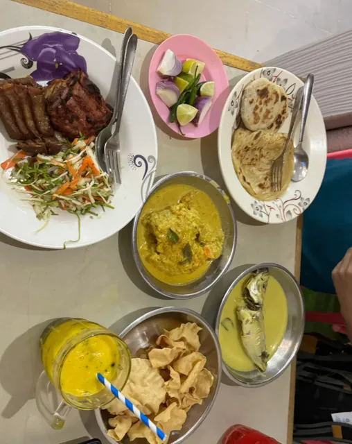  $10 Feeds Two! Local Street Stall Tastes Better Than $50 Kebab🇲🇻