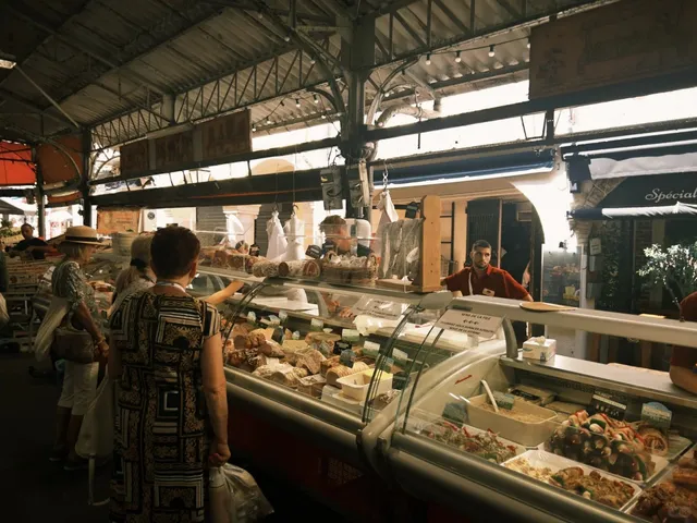 🇫🇷 One Day in Antibes: Art, Markets & Azure Seas