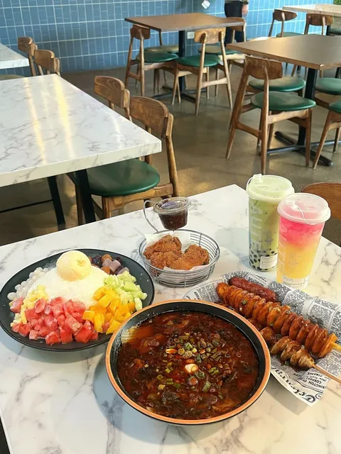 Kick Off Chicago Summer with Fluffy Snow Ice! ☀️