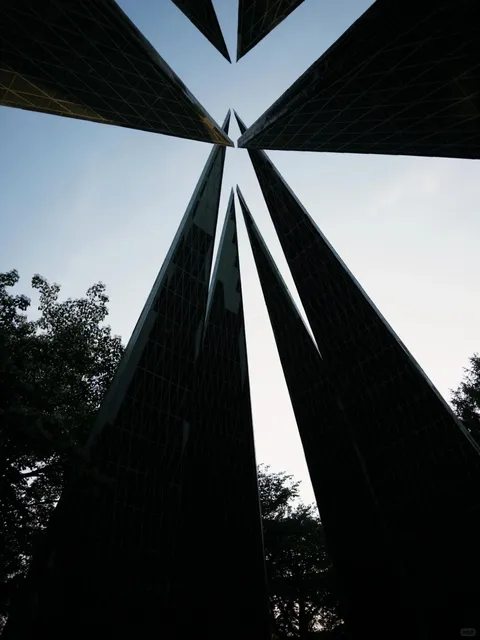 Left with Qing Concession, Right with Japanese Concession