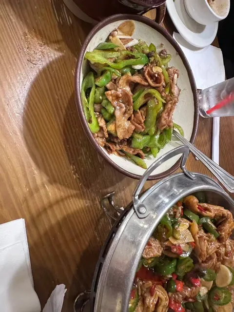 🍖 A Tale of Two Cities | This Restaurant Made Me Rethink Pork... 🐷💭