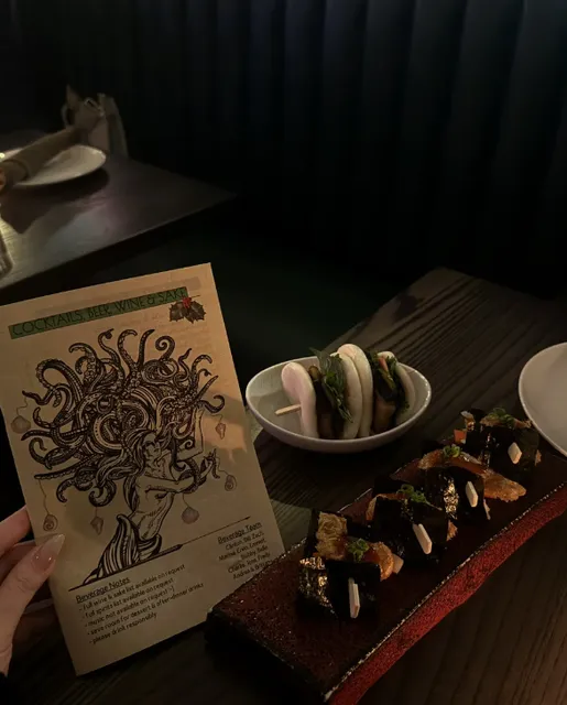 Boston | Seaport Atmosphere Restaurant 🍸