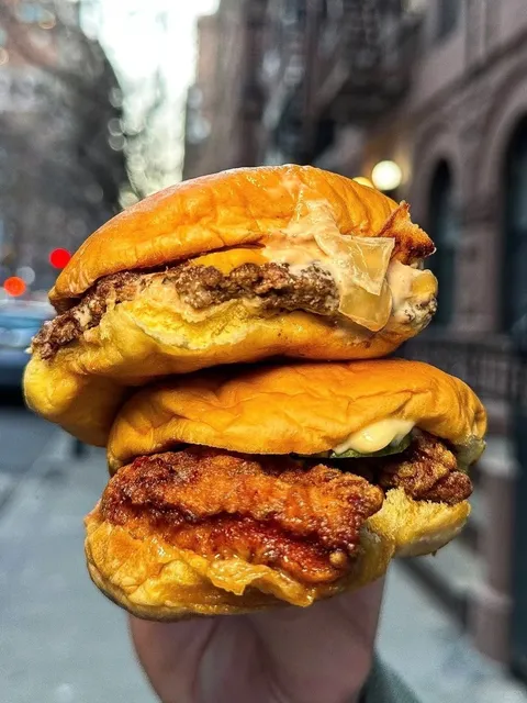 NYC Exclusive✨ SPAM Gives Away 1,000 FREE Burgers! 🍔🔥