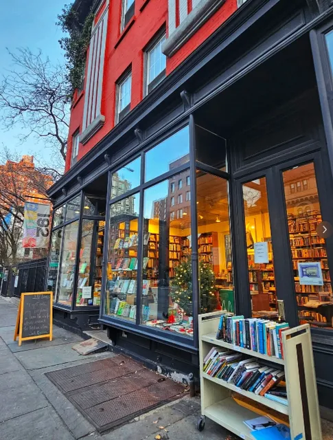 New York Chelsea Cozy Little Bookstore 192 Books 🌟