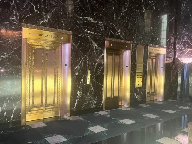 Art Deco Walking Tour: A Step Back in Time! 🚶‍♀️🏛️