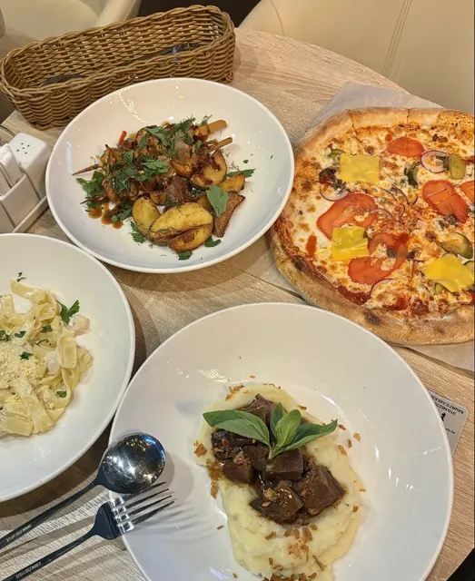 Moscow’s Top 5 Budget Eats – All Under 500 RUB! 🤑🍽️