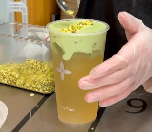 New York’s Trendy Milk Tea 🧋 Jasmine Milk White 😍