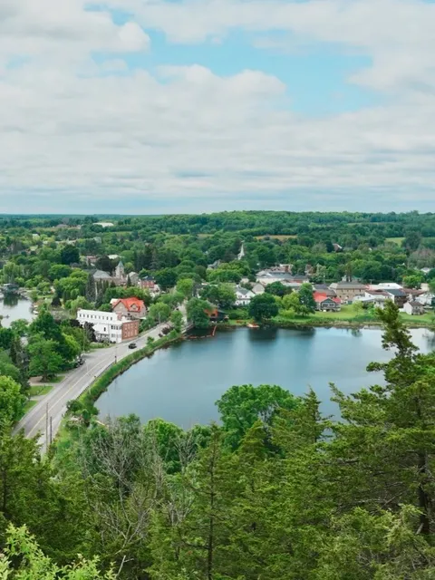 ​​🇨🇦 Foley Mountain: Hike for Views, Pizza for Rewards! 🍕​​