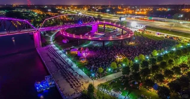 🌟 Louisville Travel Guide 🌟