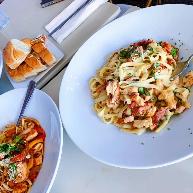 Laguna Beach's Delicious Hidden Gem — C’est La Vie 🌊🍝
