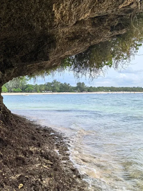 D12 - Malindi: A Day of Beauty, Chaos & Near-Death 🏝️💀