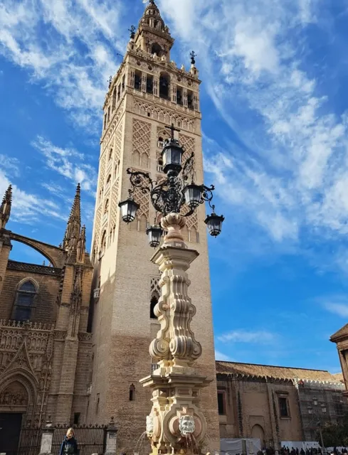 🇪🇸 Travel Guide to Seville: Unexplored 😄 niche travel!