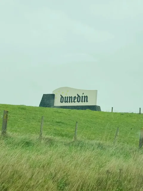 🇳🇿 Dunedin Travel Guide: Fairytale Station + Penguin Parade 🐧